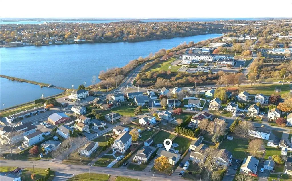 54 Newport Avenue Middletown RI 02842