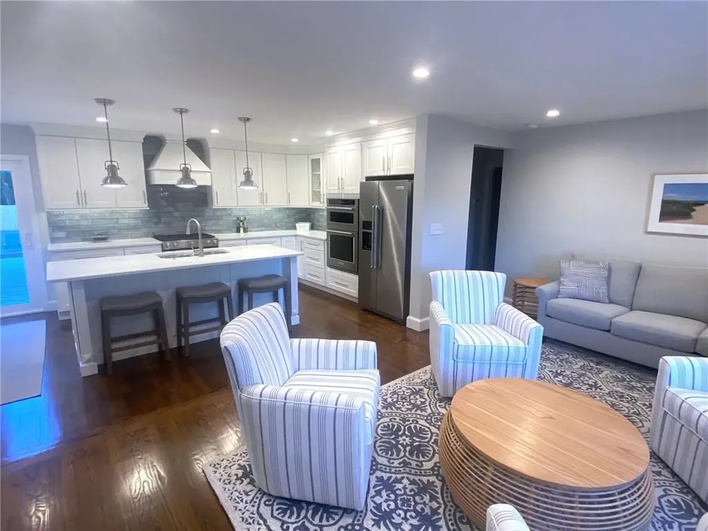 54 Newport Avenue Middletown RI 02842
