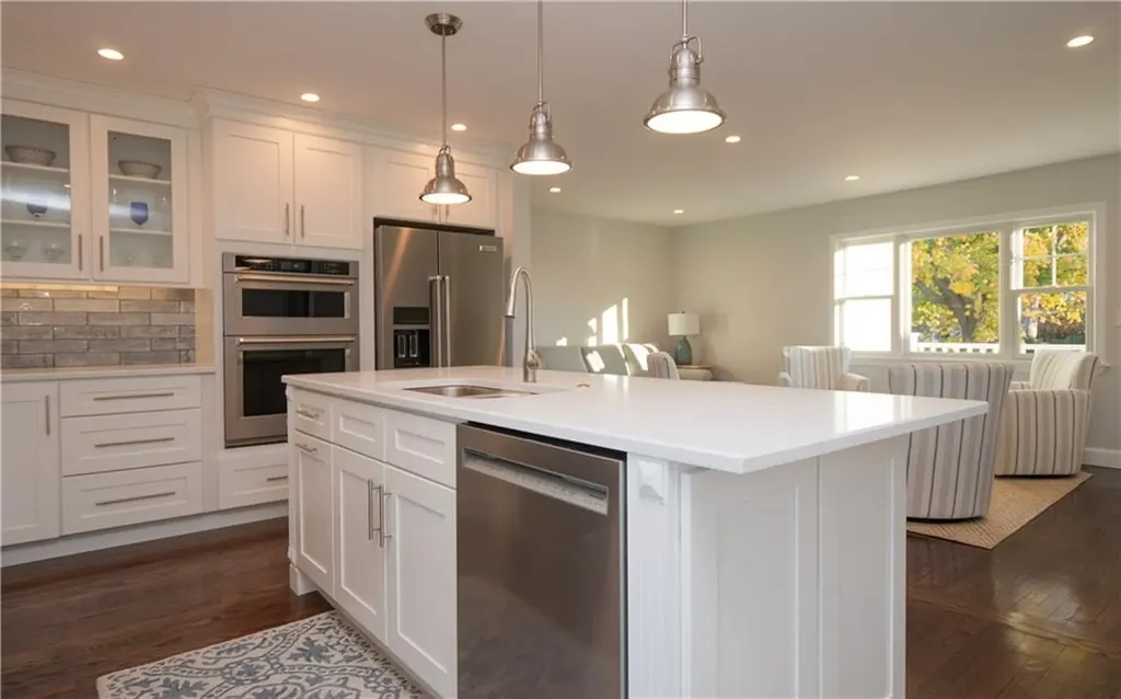54 Newport Avenue Middletown RI 02842