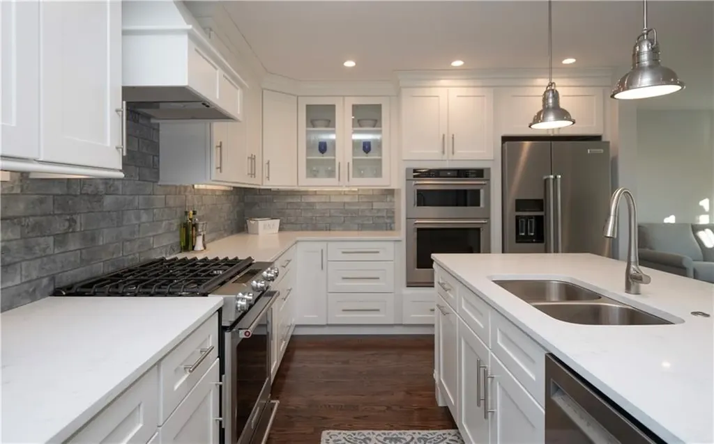 54 Newport Avenue Middletown RI 02842