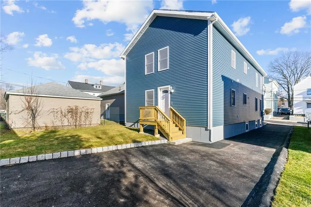 18 Herschel Street Providence RI 02909