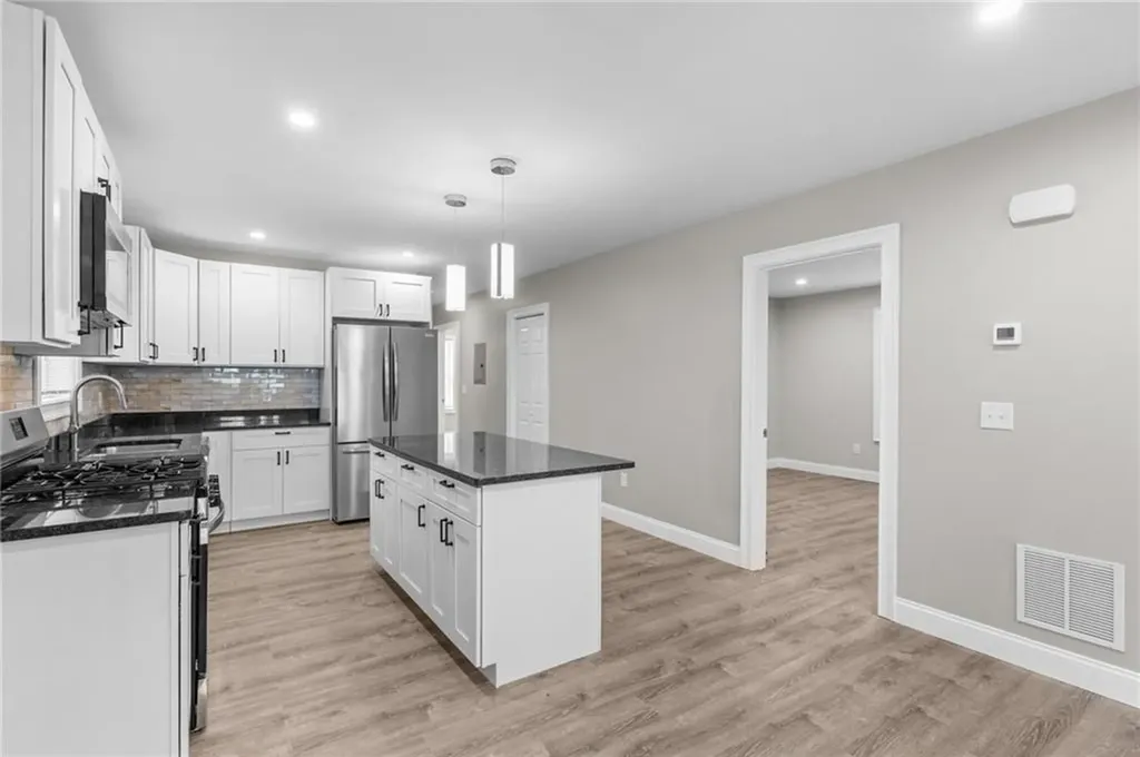 18 Herschel Street Providence RI 02909