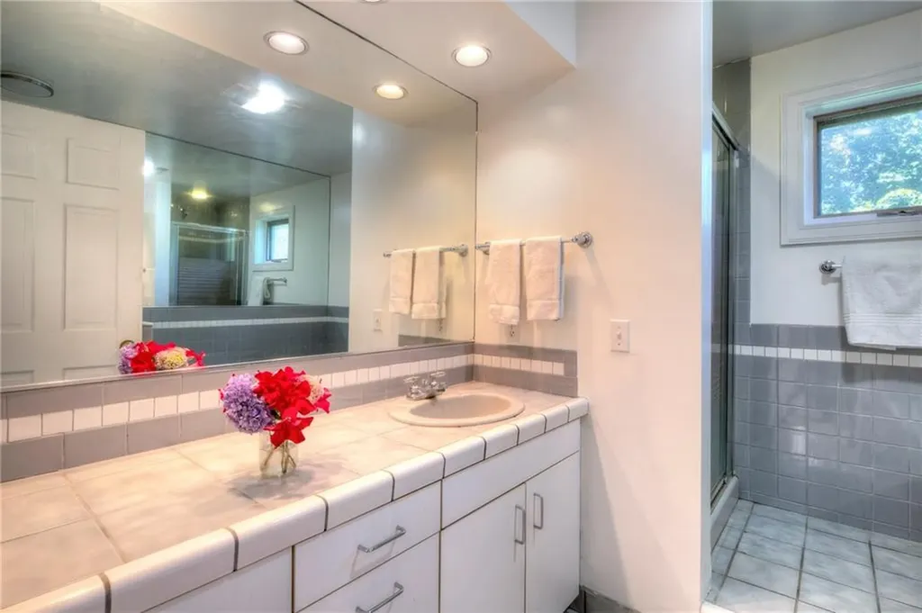 154 Carriage Drive Portsmouth RI 02871