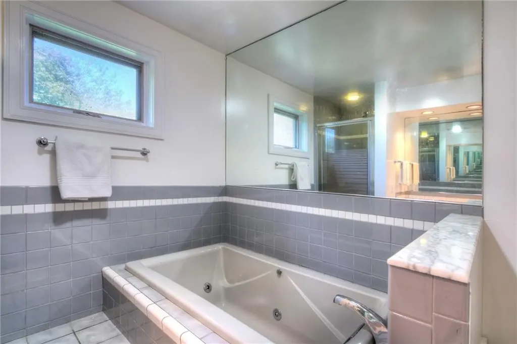 154 Carriage Drive Portsmouth RI 02871