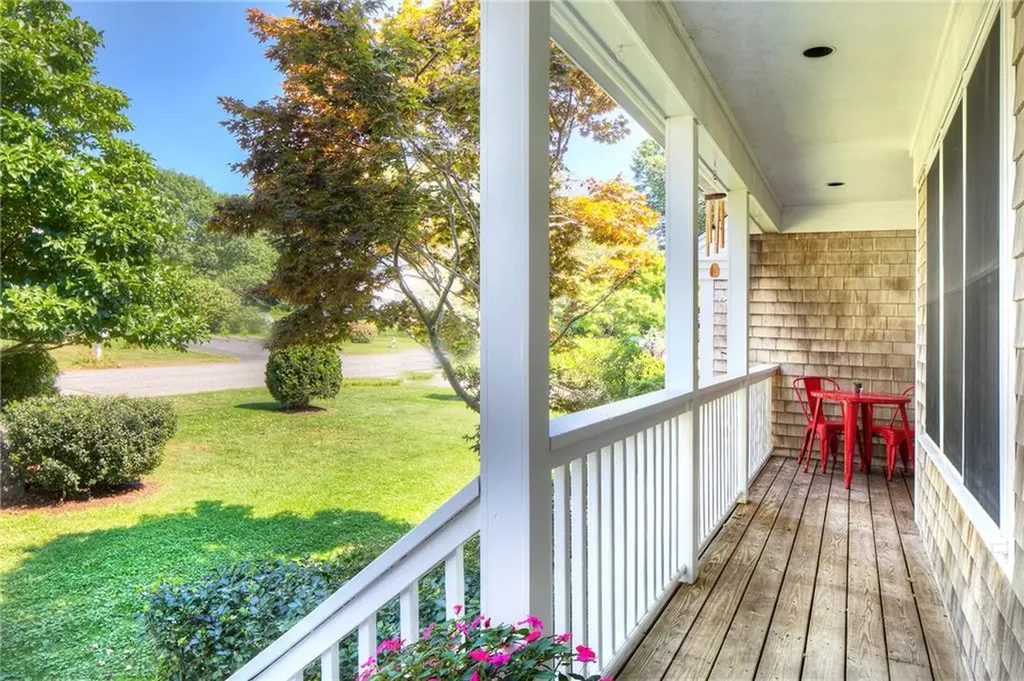 154 Carriage Drive Portsmouth RI 02871