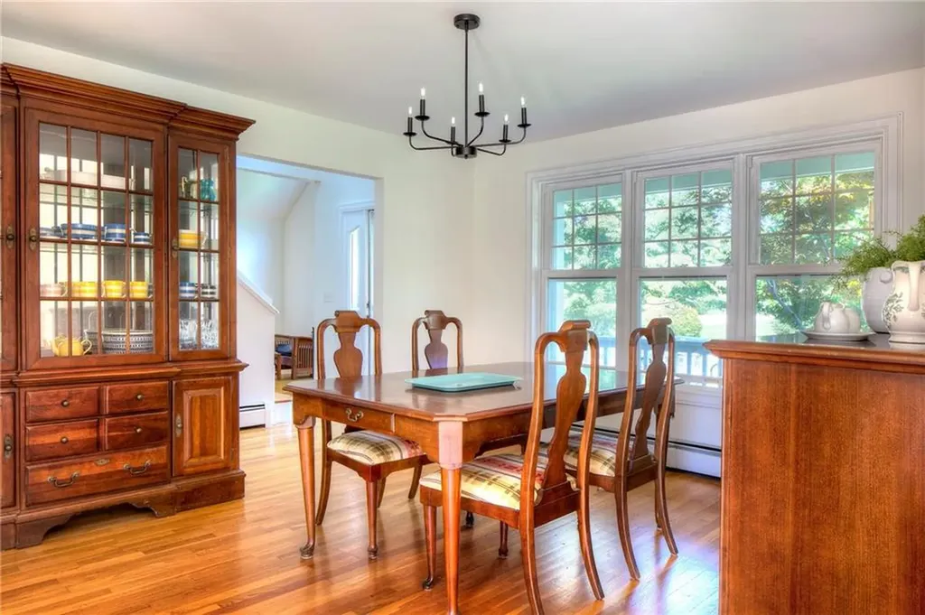 154 Carriage Drive Portsmouth RI 02871