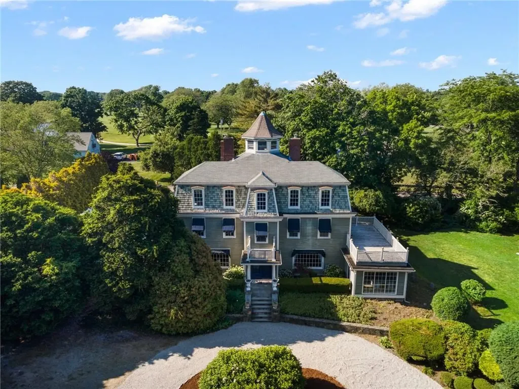 35 Westford Avenue Warwick RI 02889