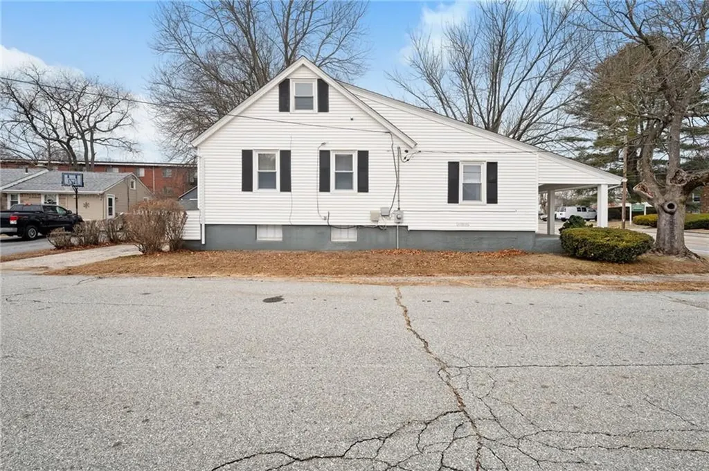 236 Smithfield Road North Providence RI 02904