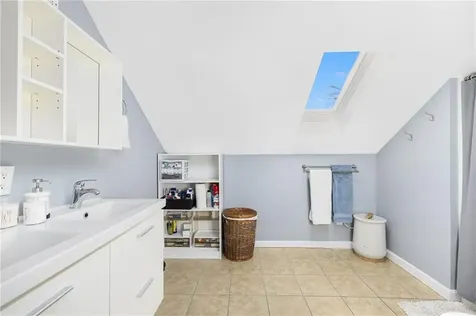 56 Peckham Avenue North Providence RI 02908