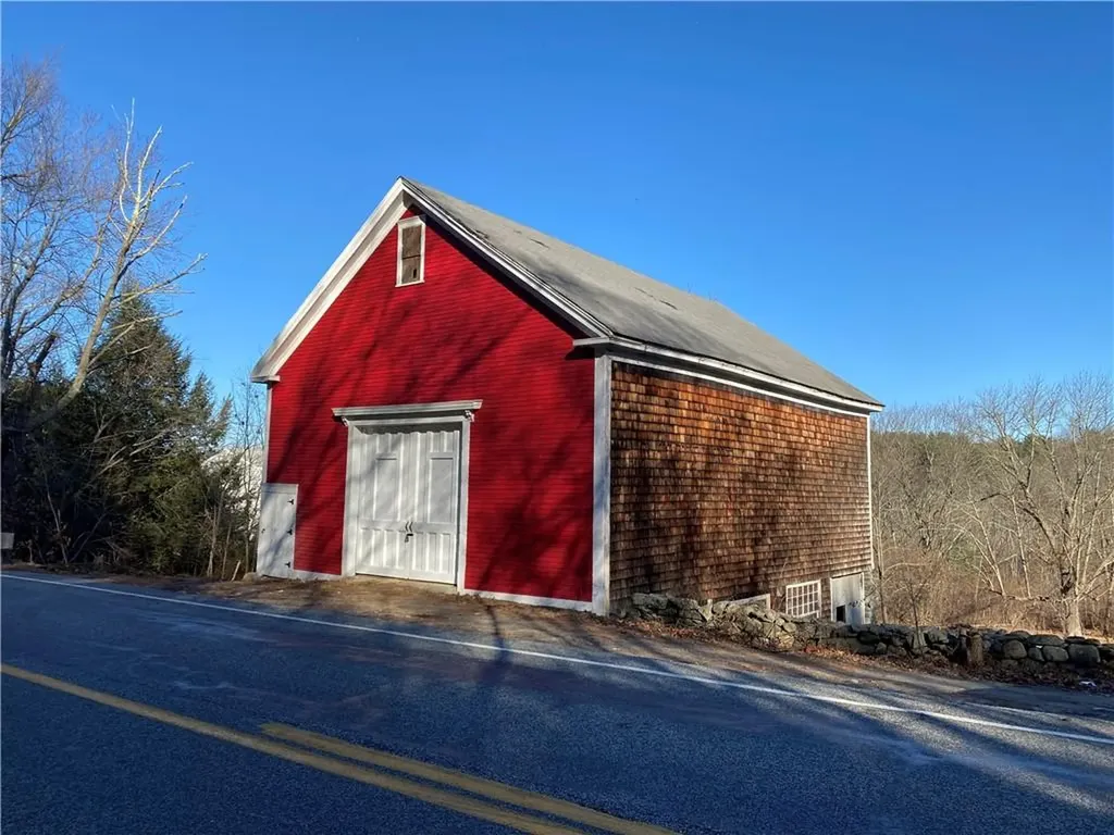 453 B Farnum Pike Smithfield RI 02917