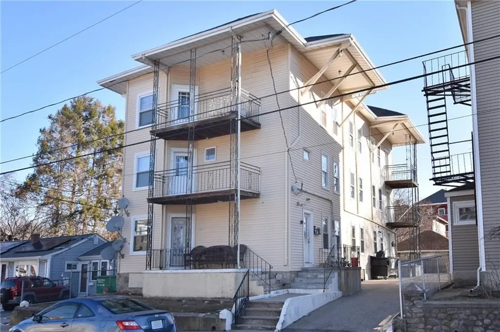 337 Dulude Street Woonsocket RI 02895