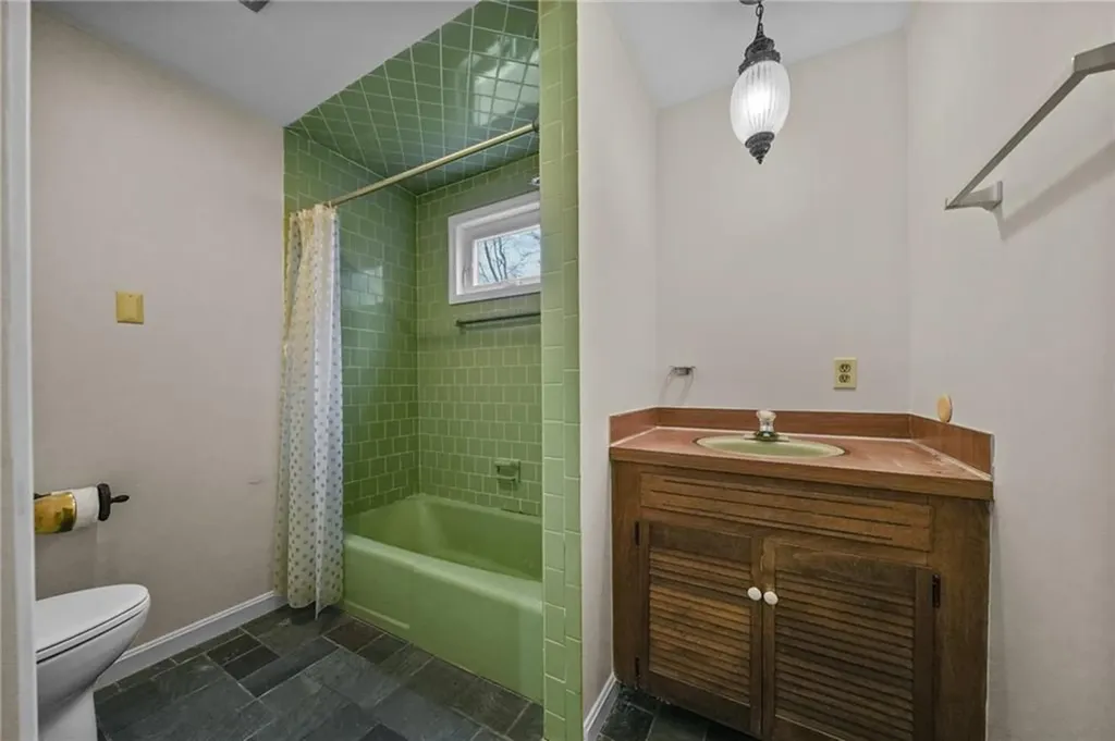 30 Sheffield Hill Road Exeter RI 02822