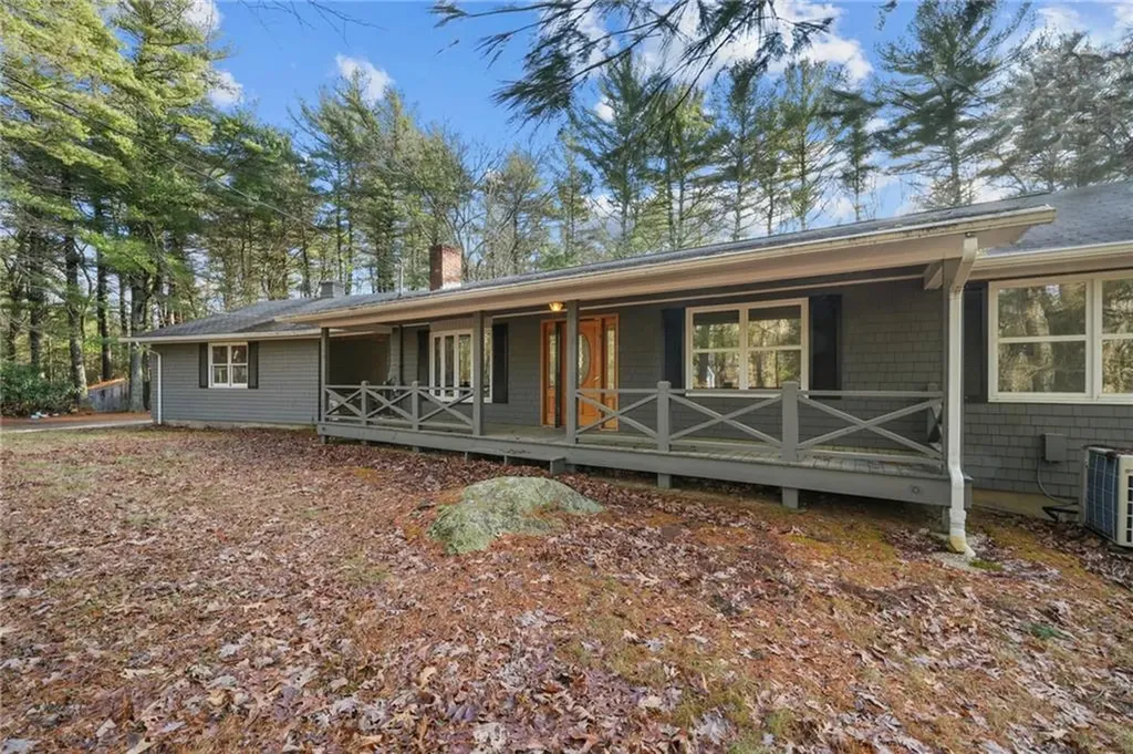 30 Sheffield Hill Road Exeter RI 02822