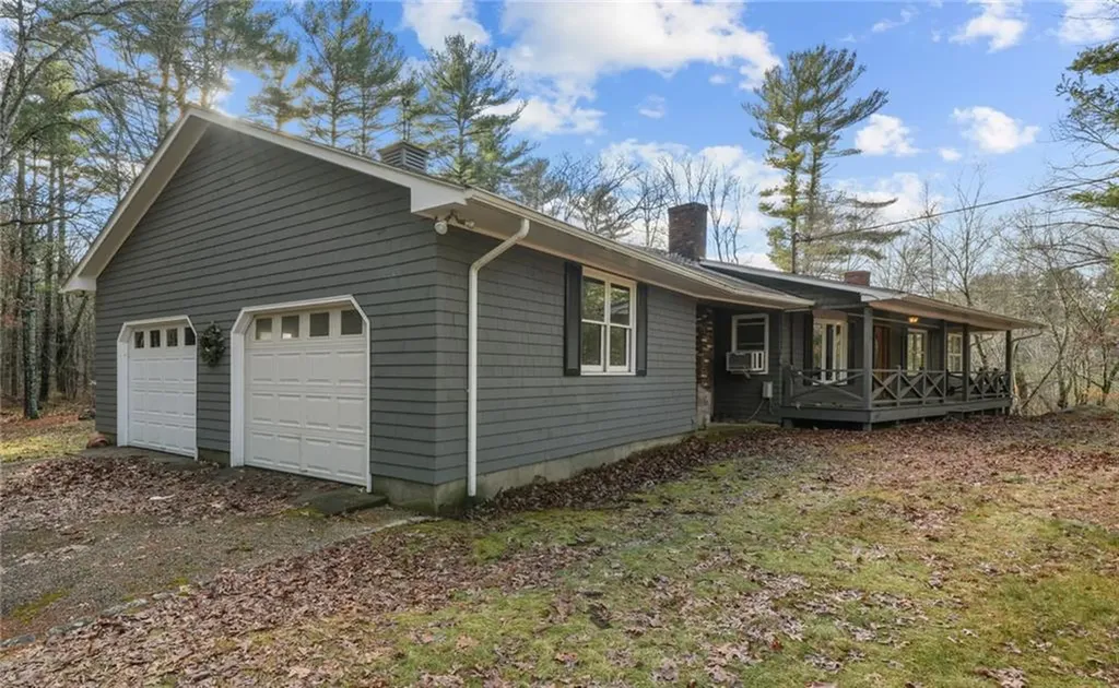 30 Sheffield Hill Road Exeter RI 02822
