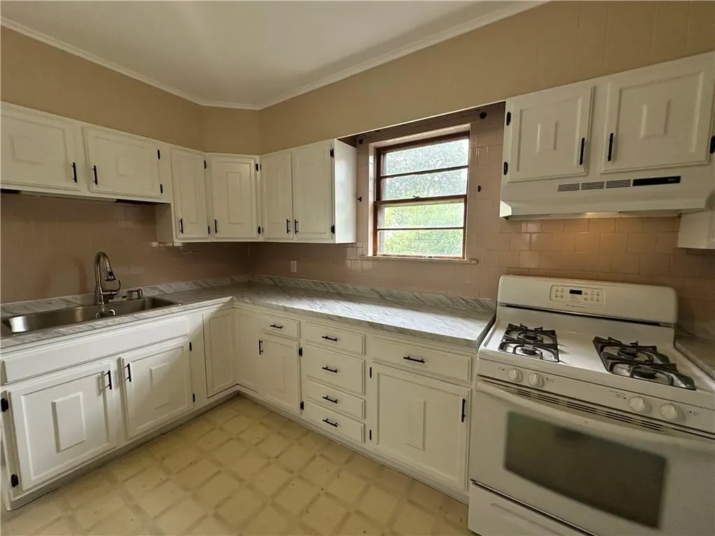 1243 Cranston Street Cranston RI 02920
