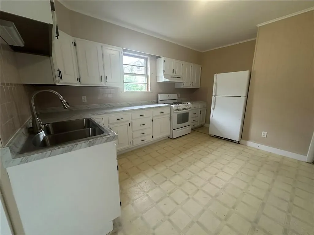 1243 Cranston Street Cranston RI 02920