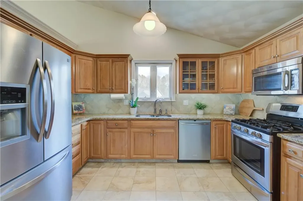 246 Spencer Woods Drive Warwick RI 02818