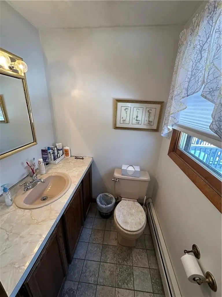 32 Cambio Court Cranston RI 02921