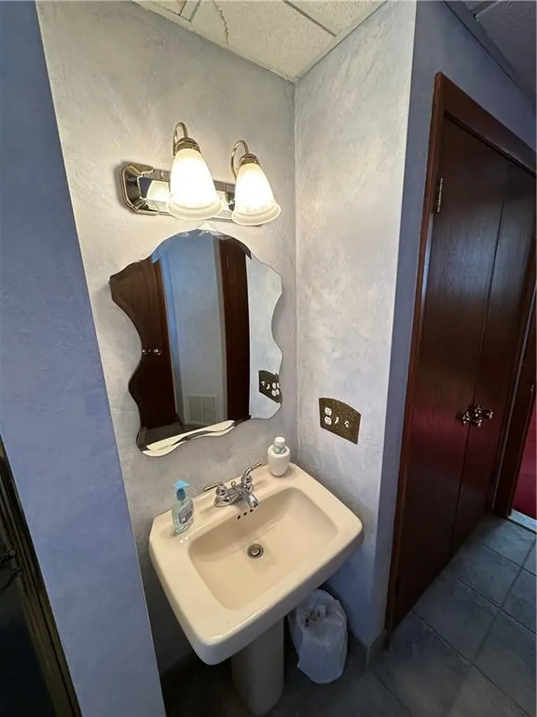 32 Cambio Court Cranston RI 02921