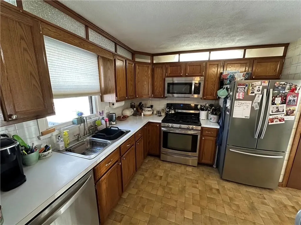 32 Cambio Court Cranston RI 02921