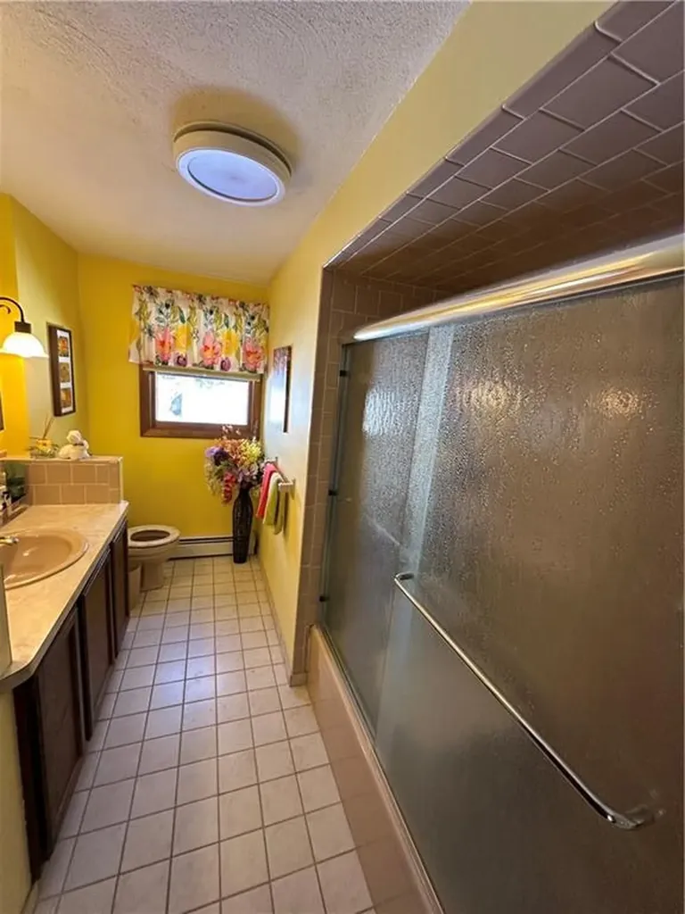 32 Cambio Court Cranston RI 02921