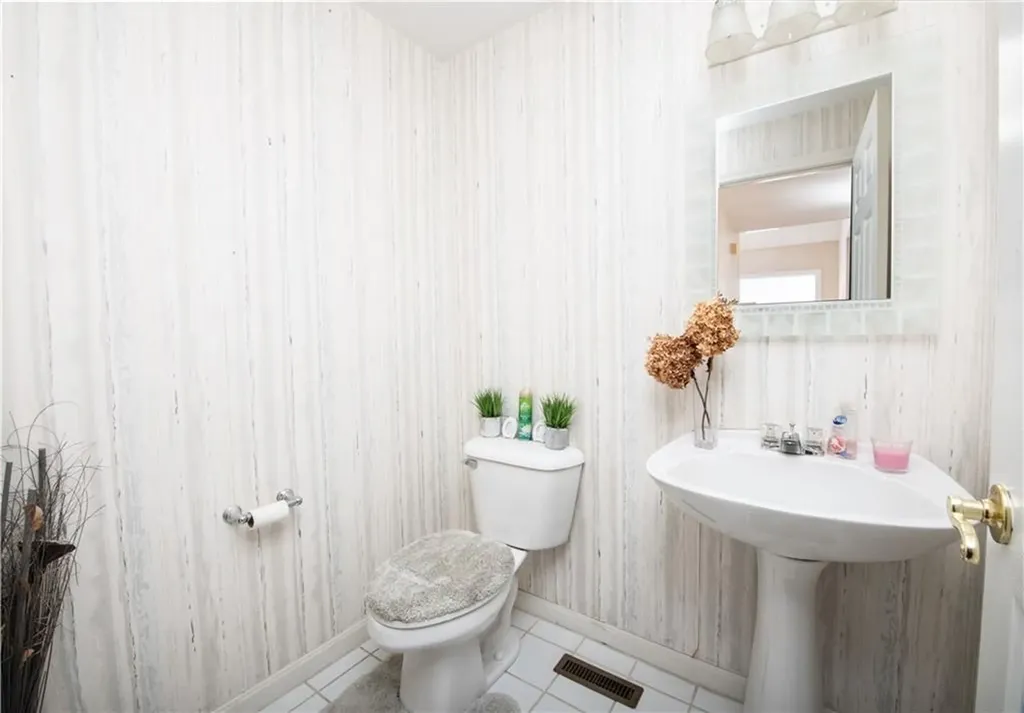 194 River Farms Drive West Warwick RI 02893