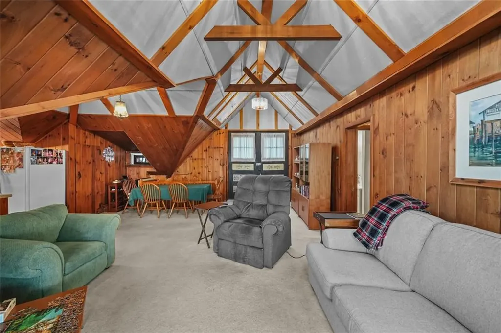 1286 Narragansett Boulevard Cranston RI 02905