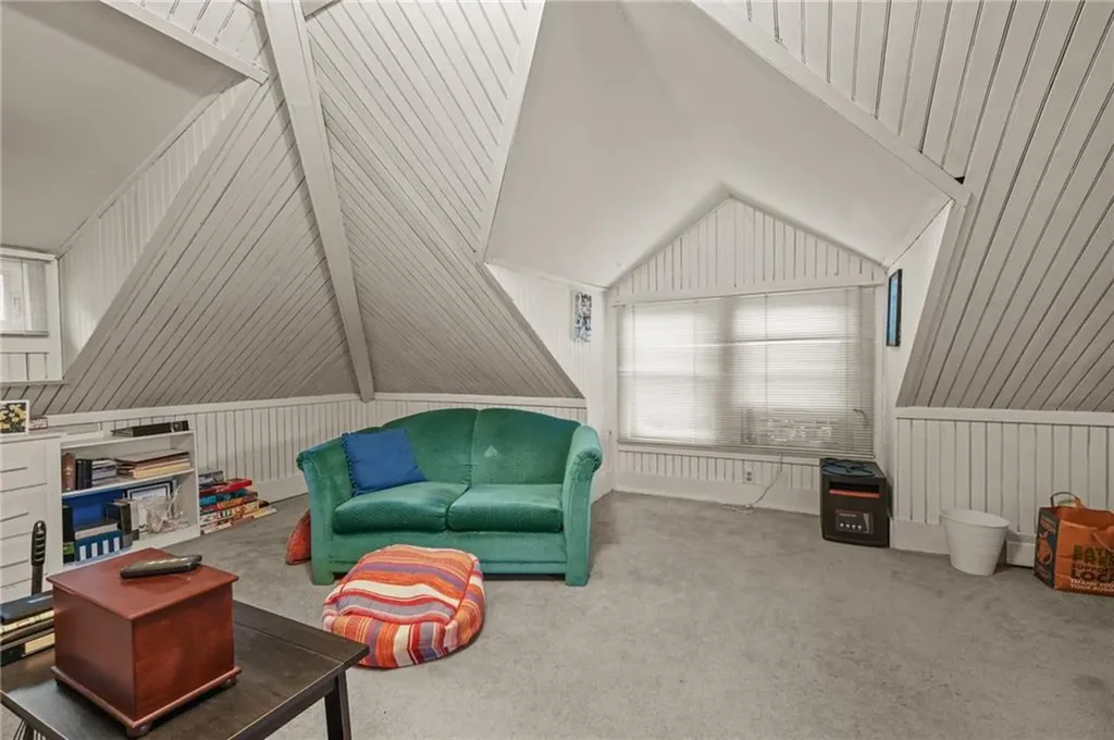 1286 Narragansett Boulevard Cranston RI 02905