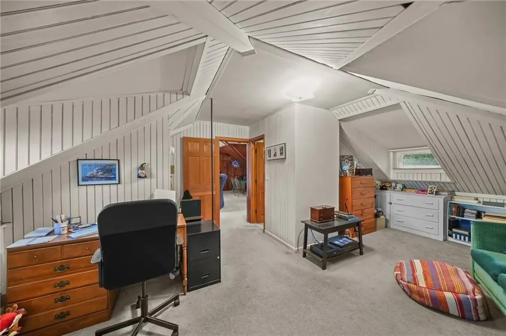 1286 Narragansett Boulevard Cranston RI 02905