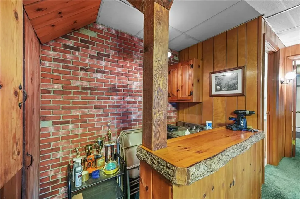 1286 Narragansett Boulevard Cranston RI 02905