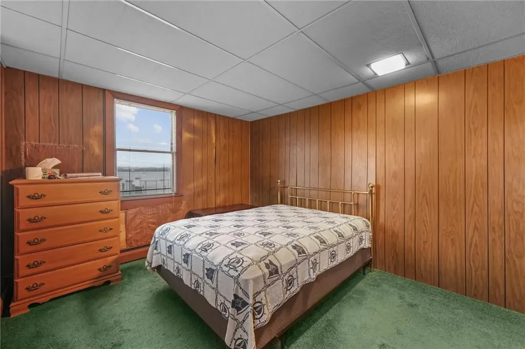 1286 Narragansett Boulevard Cranston RI 02905