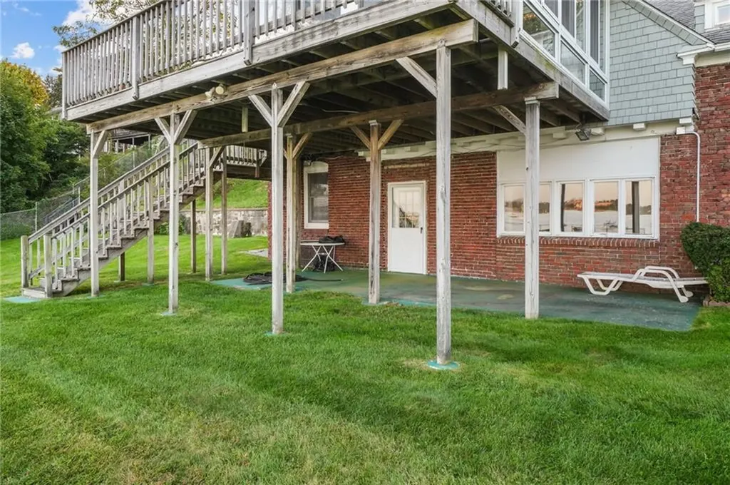 1286 Narragansett Boulevard Cranston RI 02905