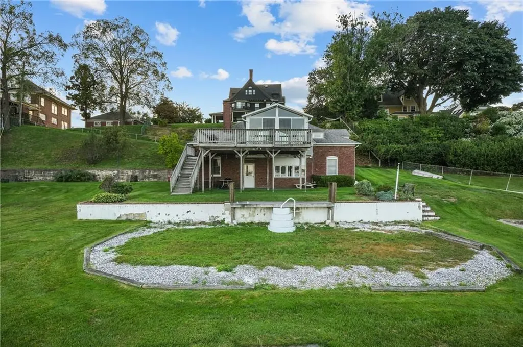 1286 Narragansett Boulevard Cranston RI 02905