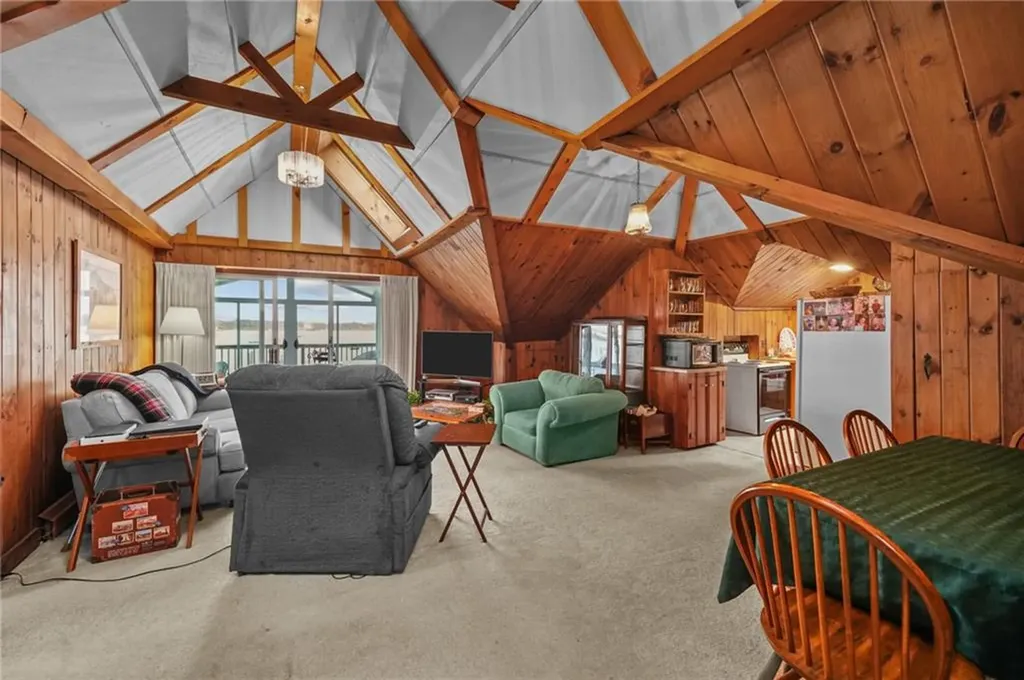 1286 Narragansett Boulevard Cranston RI 02905