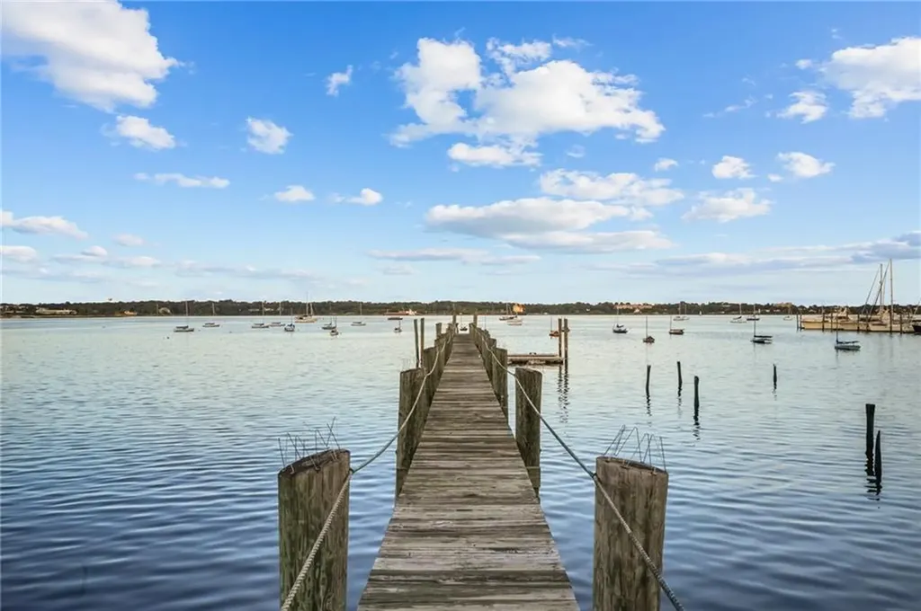 1286 Narragansett Boulevard Cranston RI 02905