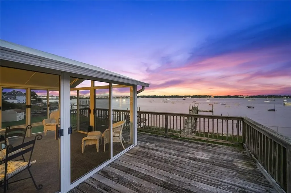 1286 Narragansett Boulevard Cranston RI 02905