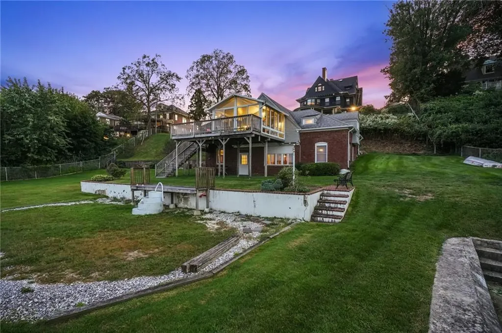 1286 Narragansett Boulevard Cranston RI 02905