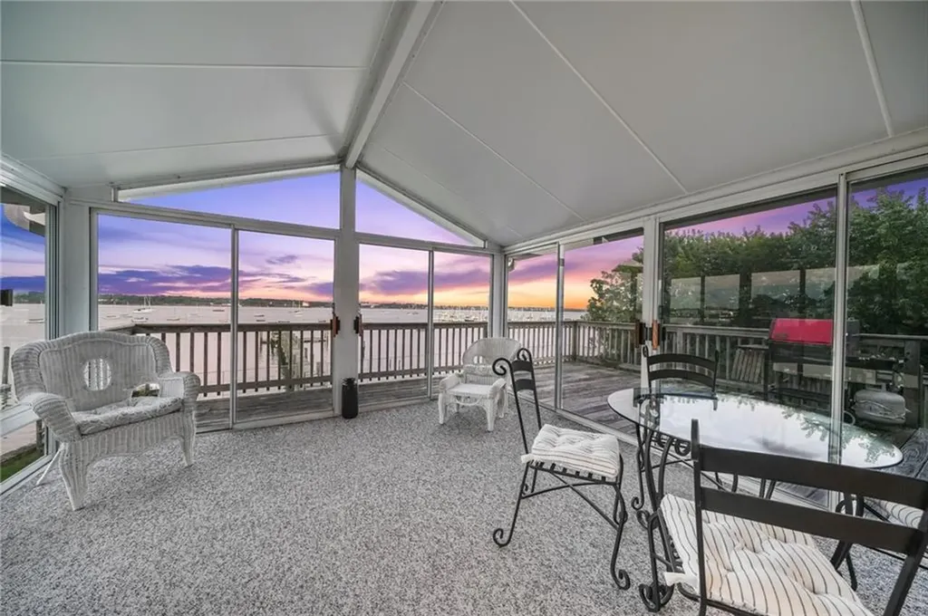 1286 Narragansett Boulevard Cranston RI 02905