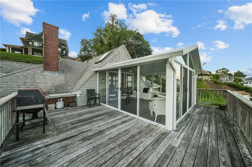 1286 Narragansett Boulevard Cranston RI 02905