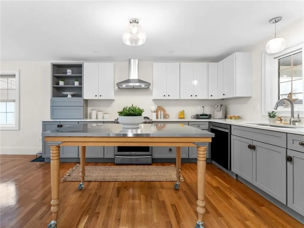 90 Garland Avenue Cranston RI 02910
