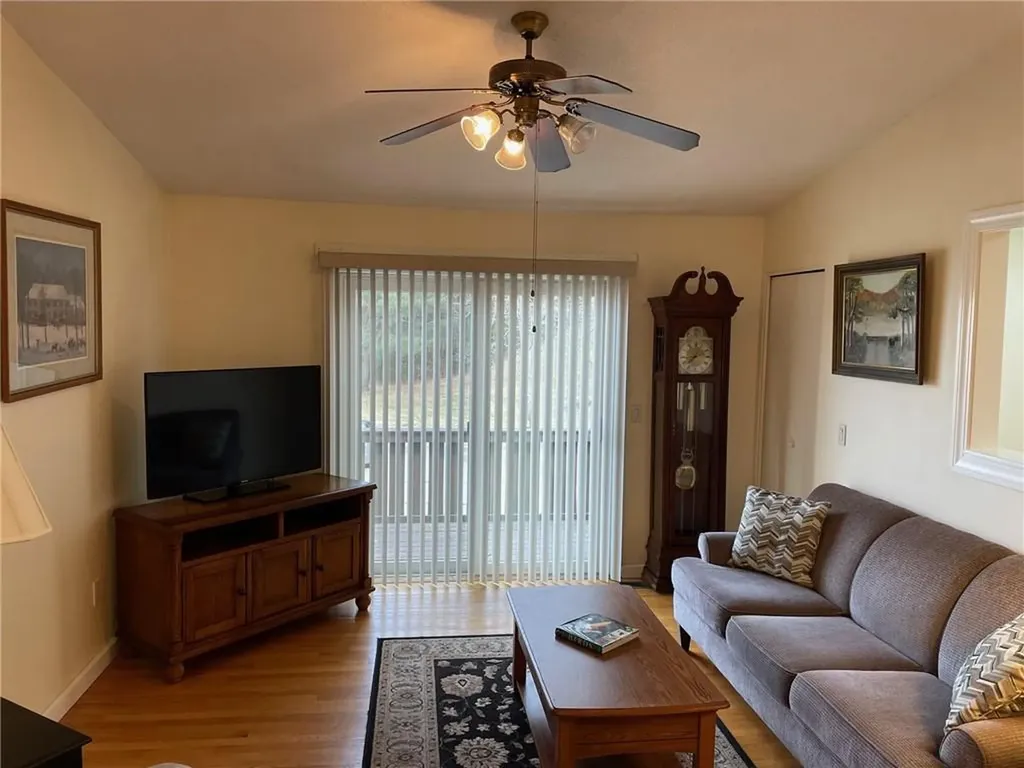 793 Williamsburg Circle Warwick RI 02886