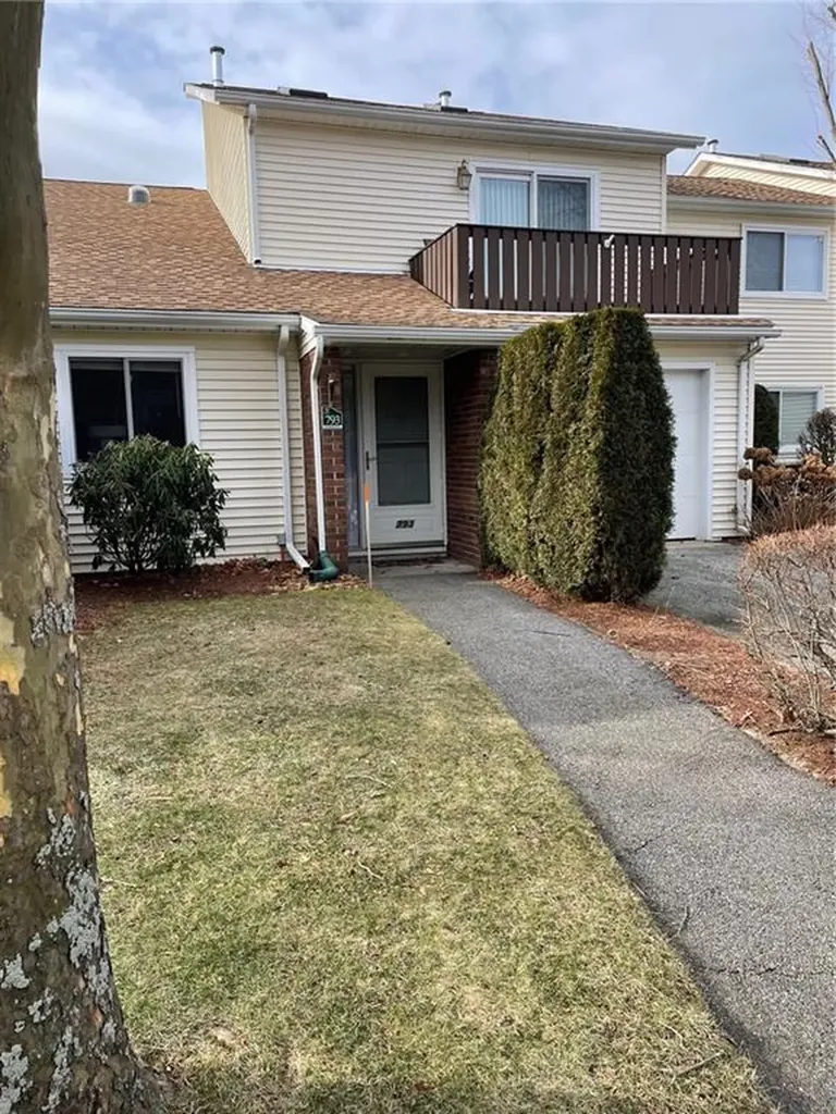 793 Williamsburg Circle Warwick RI 02886