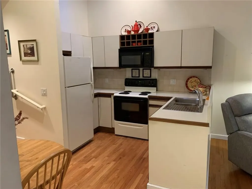 793 Williamsburg Circle Warwick RI 02886