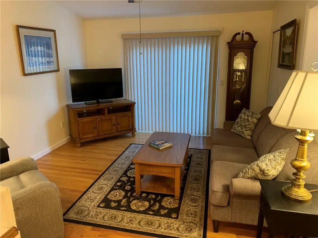 793 Williamsburg Circle Warwick RI 02886