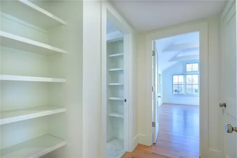 8 Cliff Avenue Newport RI 02840