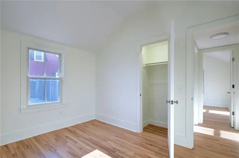 8 Cliff Avenue Newport RI 02840