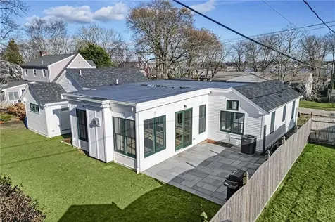 8 Cliff Avenue Newport RI 02840