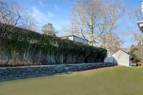 8 Cliff Avenue Newport RI 02840