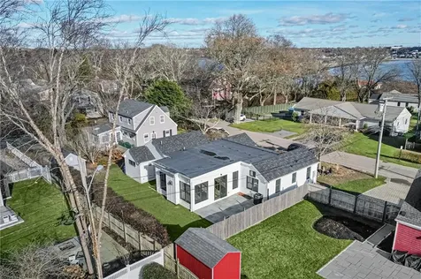 8 Cliff Avenue Newport RI 02840