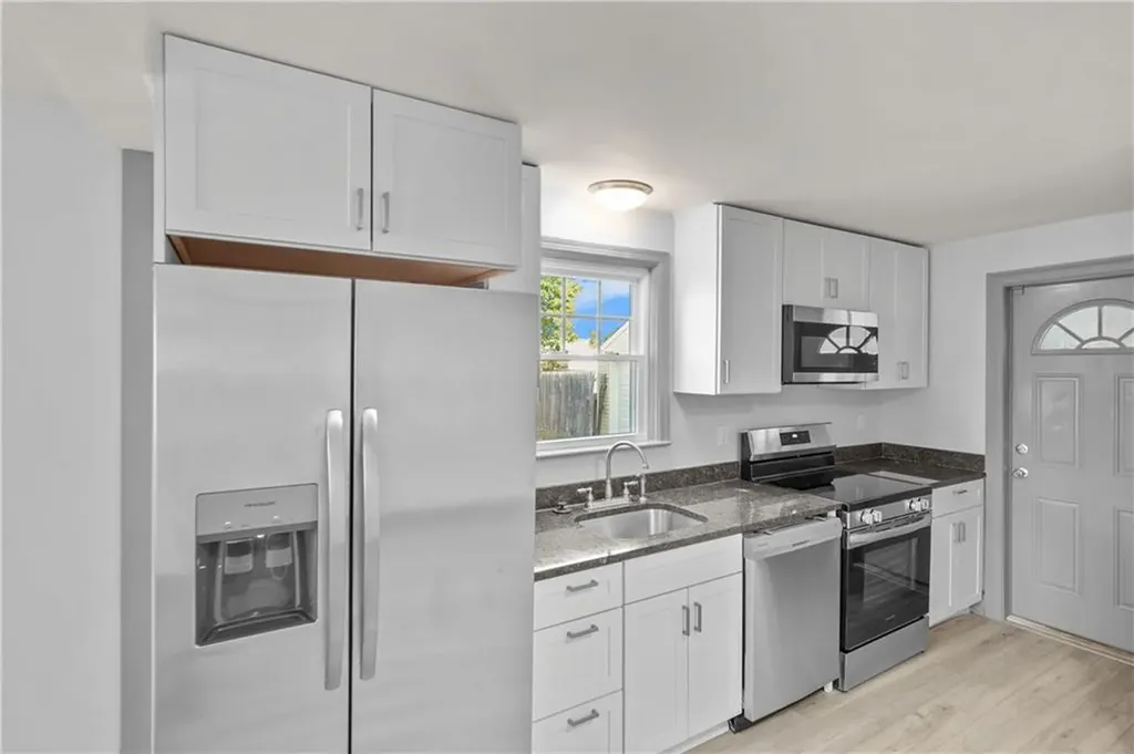 93 Blackburn Street Pawtucket RI 02861